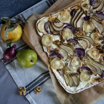 Vegetarischer Flammkuchen
