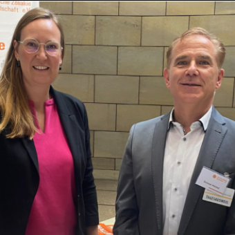 Silvia Gosewinkel (SPD) mit Herrn Höckel