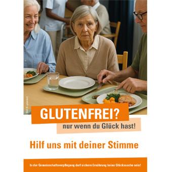 Senioren essen im Heim gemeinschaftlich. In der Mitte sitzt eine Seniorin vor einem leeren Teller