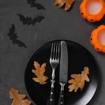 Tanze durch die Nacht mit schaurig-leckerem Fingerfood