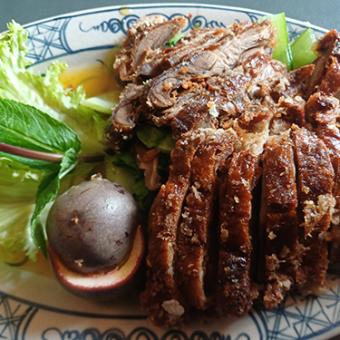 Unser erstes Food(t) Walk liegt hinter uns; 17 Teilnehmer waren mit uns in Frankfurt unterwegs. Bei unserem ersten Food(t) Walk hatten wir Wert darauf gelegt das die Lokationen alle 100% Glutenfreie sind. Dies diente nicht nur der Sicherheit,  dadurch konnten wir uns auch mehr Zeit für den Austausch nehmen und uns Frankfurt aus einem anderen Blickwinkel ansehen konnten.  Unsere Lokationen beim Food(t) Walk waren Lúa Cuisine und Isabella Glutenfreie Pâtisserie  Wir planen einen Zeiten Food (t) Walk auch mit