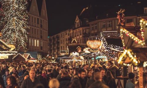 Weihnachtsmarkt_beleuchtet