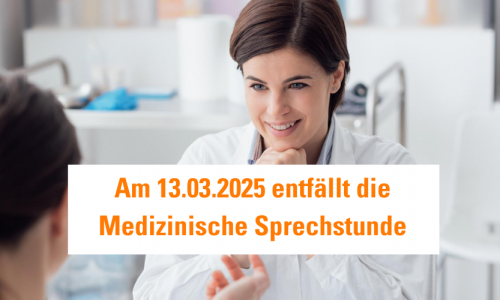 Ärztin sitzt vor einer Patientin und spricht mit ihr